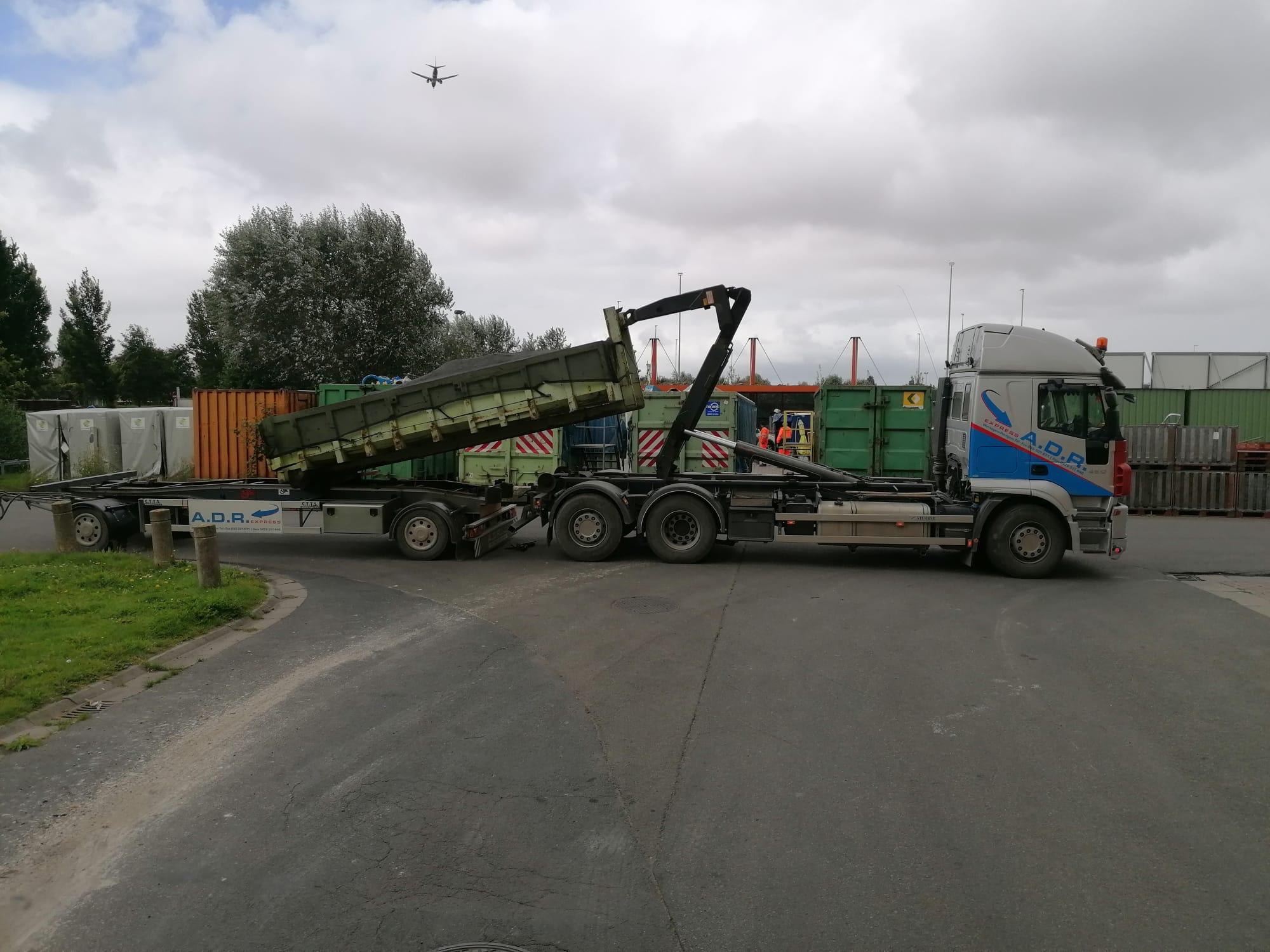 Transport van afzetcontainers